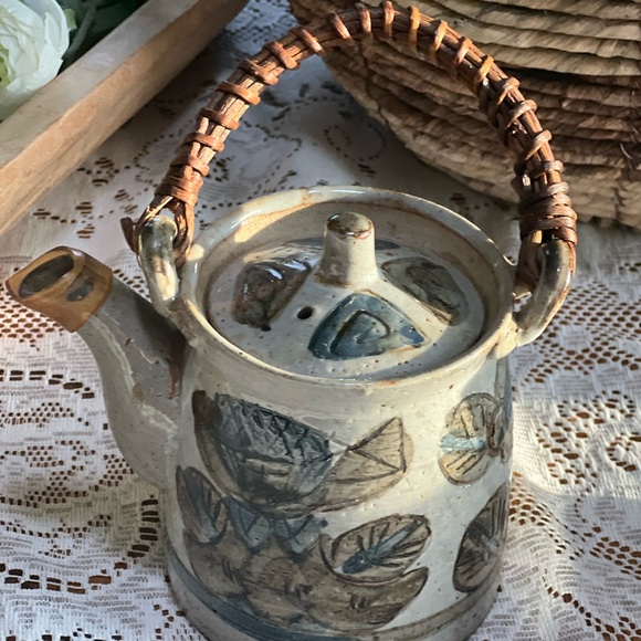 Otagiri Ceramic Tea Set with Blue and Gray Leaf Motif with 4 cups no chips noted - Picture 4 of 12